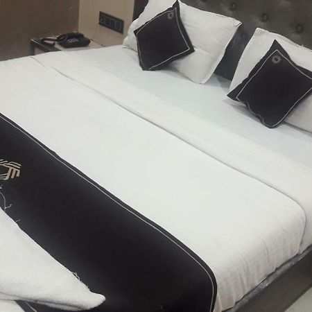 Shine Hospitality Hotel Bombay Eksteriør billede