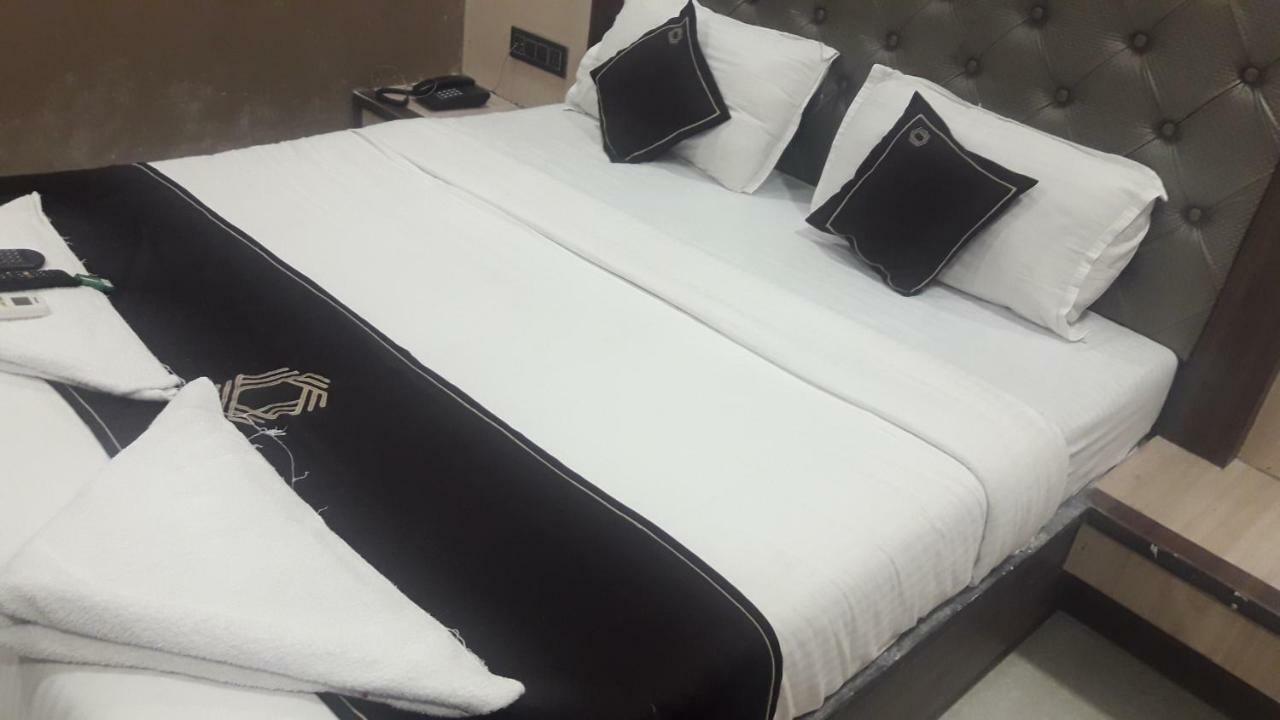 Shine Hospitality Hotel Bombay Eksteriør billede