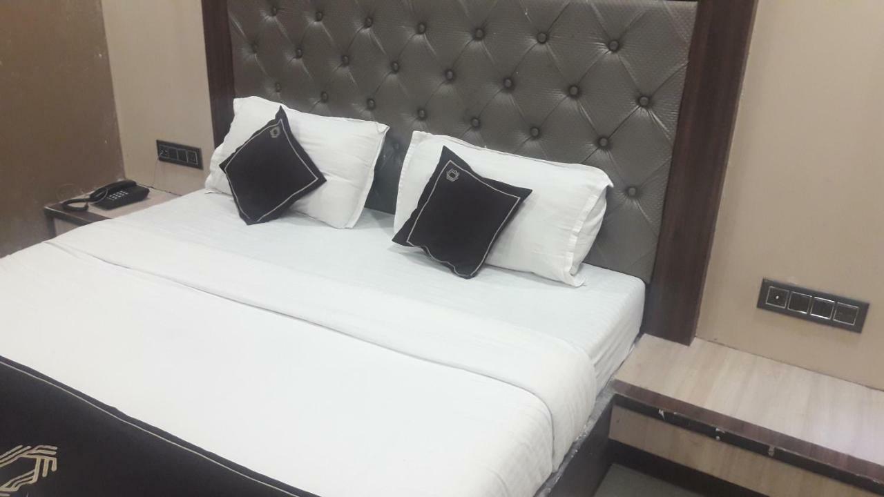 Shine Hospitality Hotel Bombay Eksteriør billede