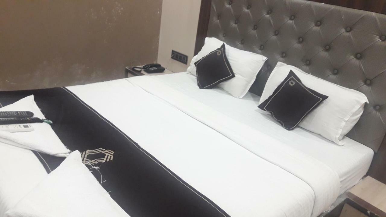 Shine Hospitality Hotel Bombay Eksteriør billede