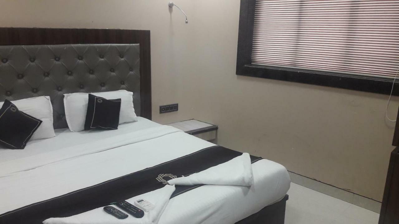 Shine Hospitality Hotel Bombay Eksteriør billede
