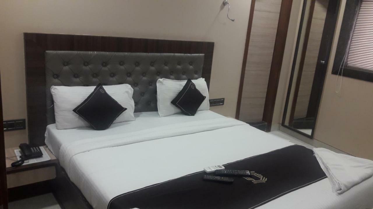 Shine Hospitality Hotel Bombay Eksteriør billede