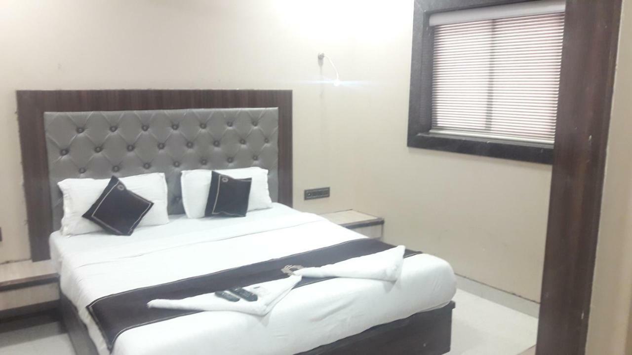 Shine Hospitality Hotel Bombay Eksteriør billede