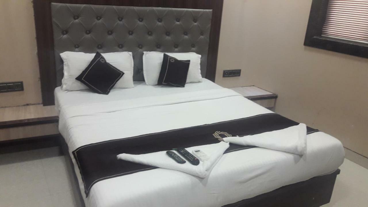 Shine Hospitality Hotel Bombay Eksteriør billede